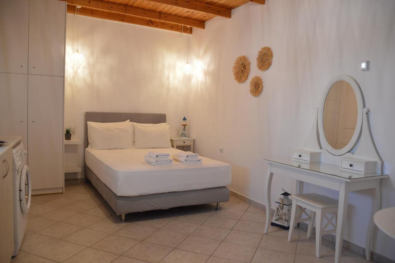 Cute In Milos Apartment Tripiti